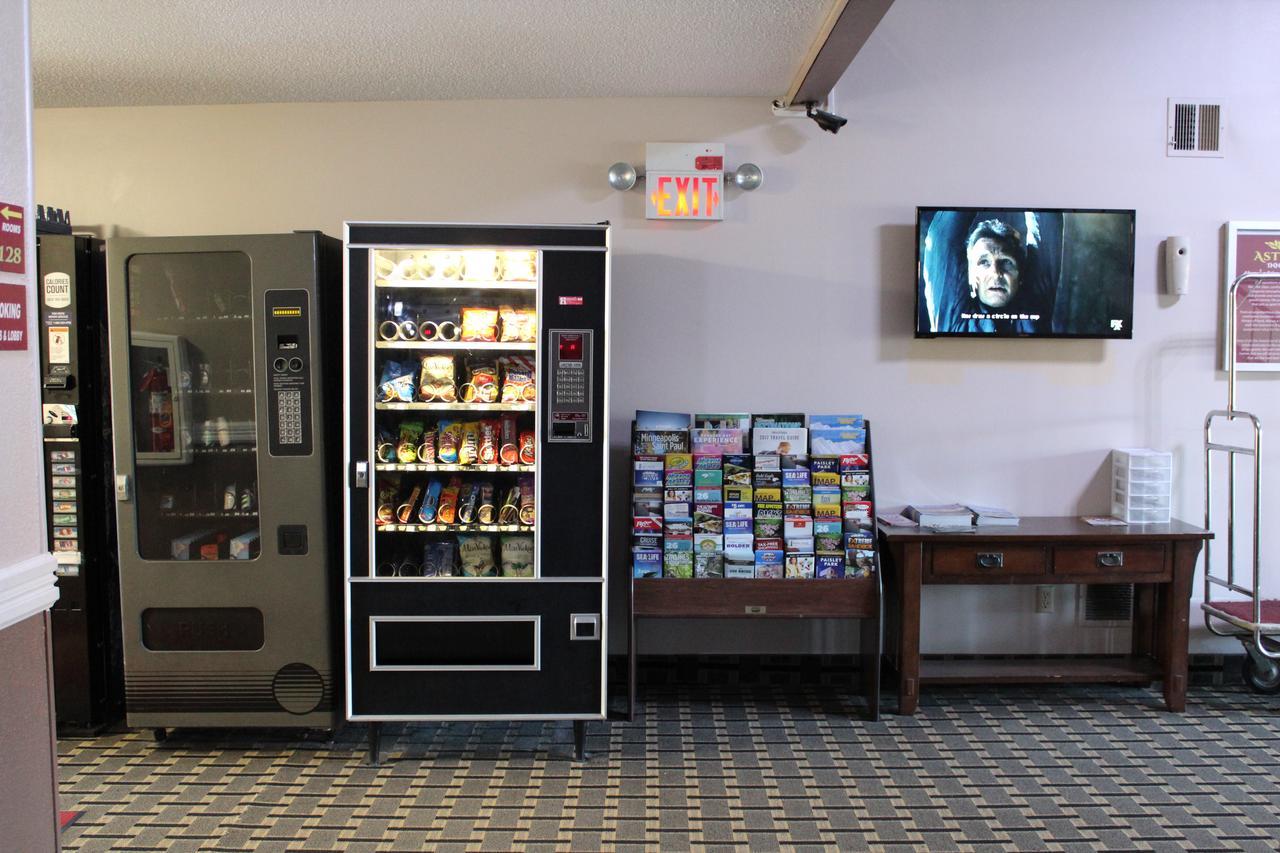 Coratel Inn And Suites Maple Grove Eksteriør bilde