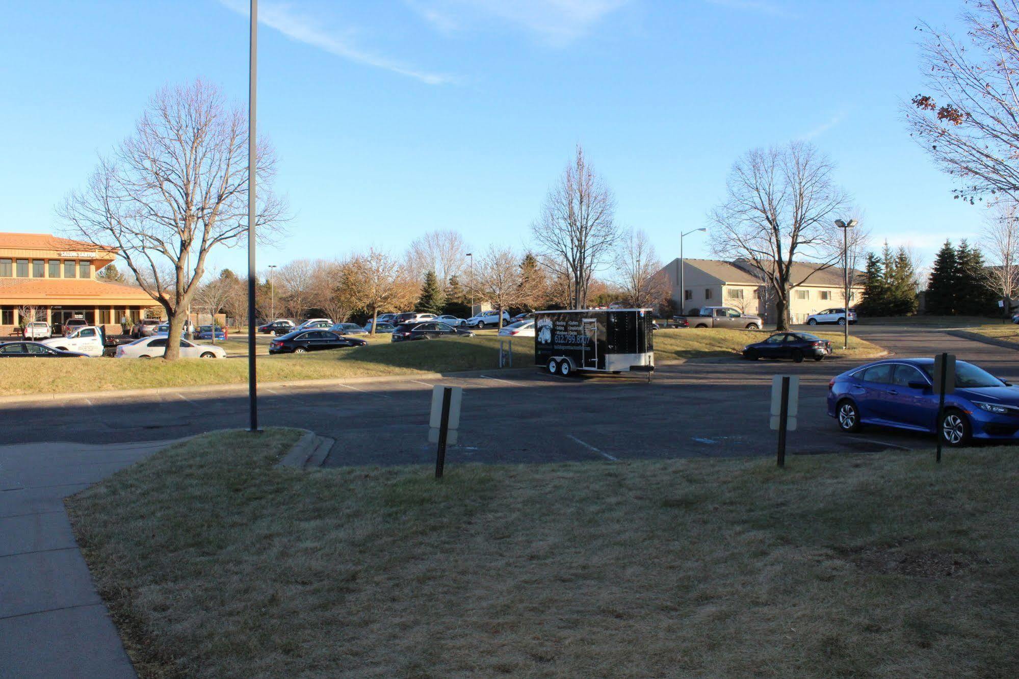Coratel Inn And Suites Maple Grove Eksteriør bilde