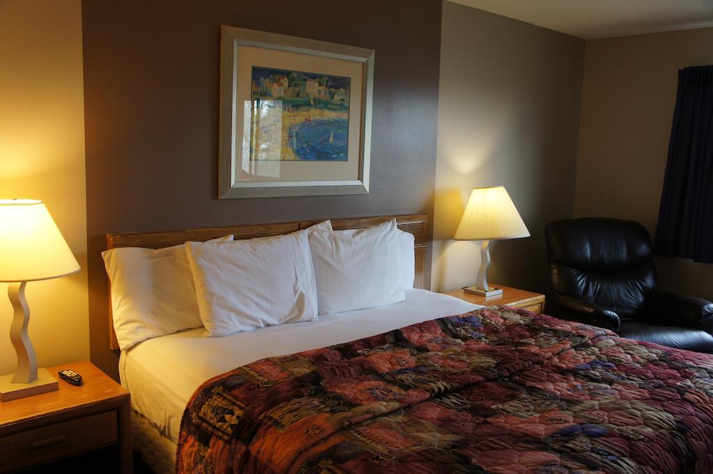 Coratel Inn And Suites Maple Grove Eksteriør bilde