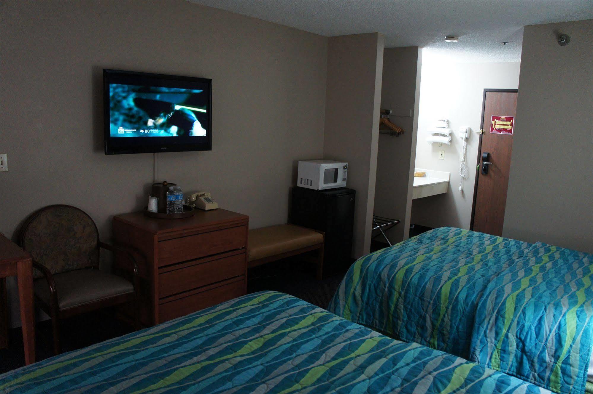 Coratel Inn And Suites Maple Grove Eksteriør bilde